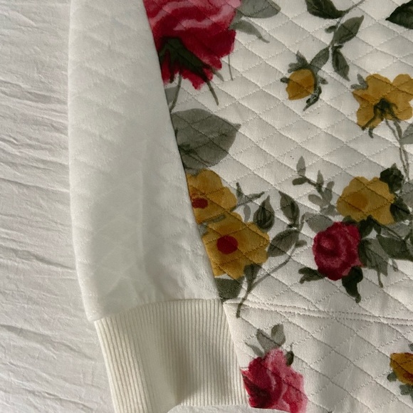 Quilted floral sweatshirt with raglan sleeves - NWOT - Picture 6 of 6